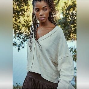 Free People Beach Alyria Solid Pullover Cream V-Neck Oversized Sweater - XS